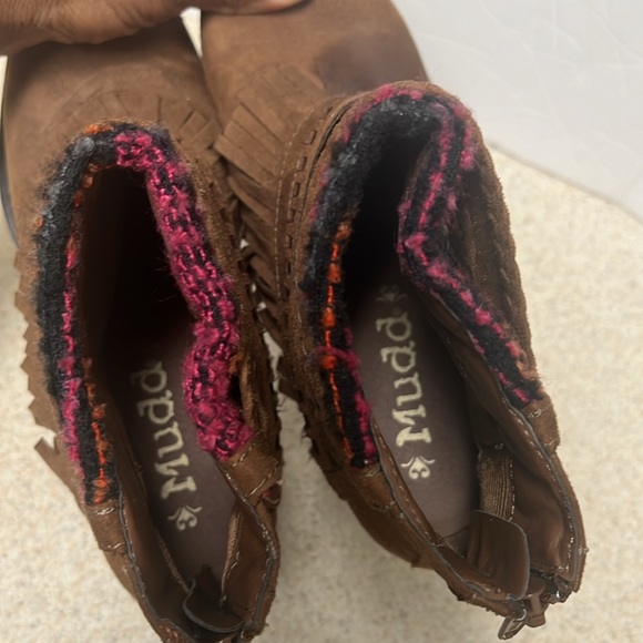 Mudd, Indian Style, Round Toe, Zip Up Back Ankle booties, Cognac, Size 7M - Picture 10 of 14